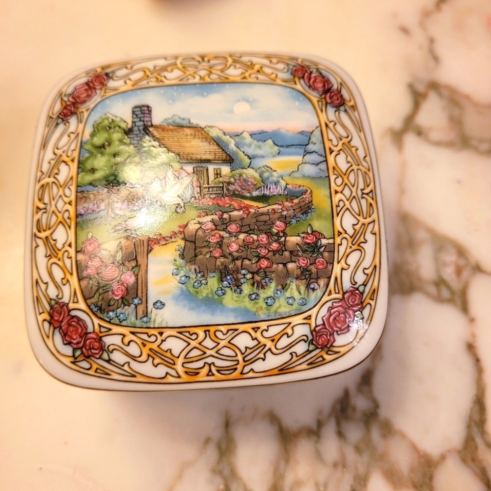 Heritage House music box
